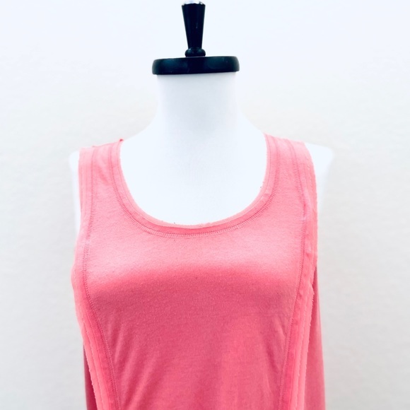 Vera Wang Tank - Picture 1 of 8